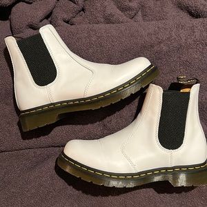 Doc Martins SZ 9 gently used
